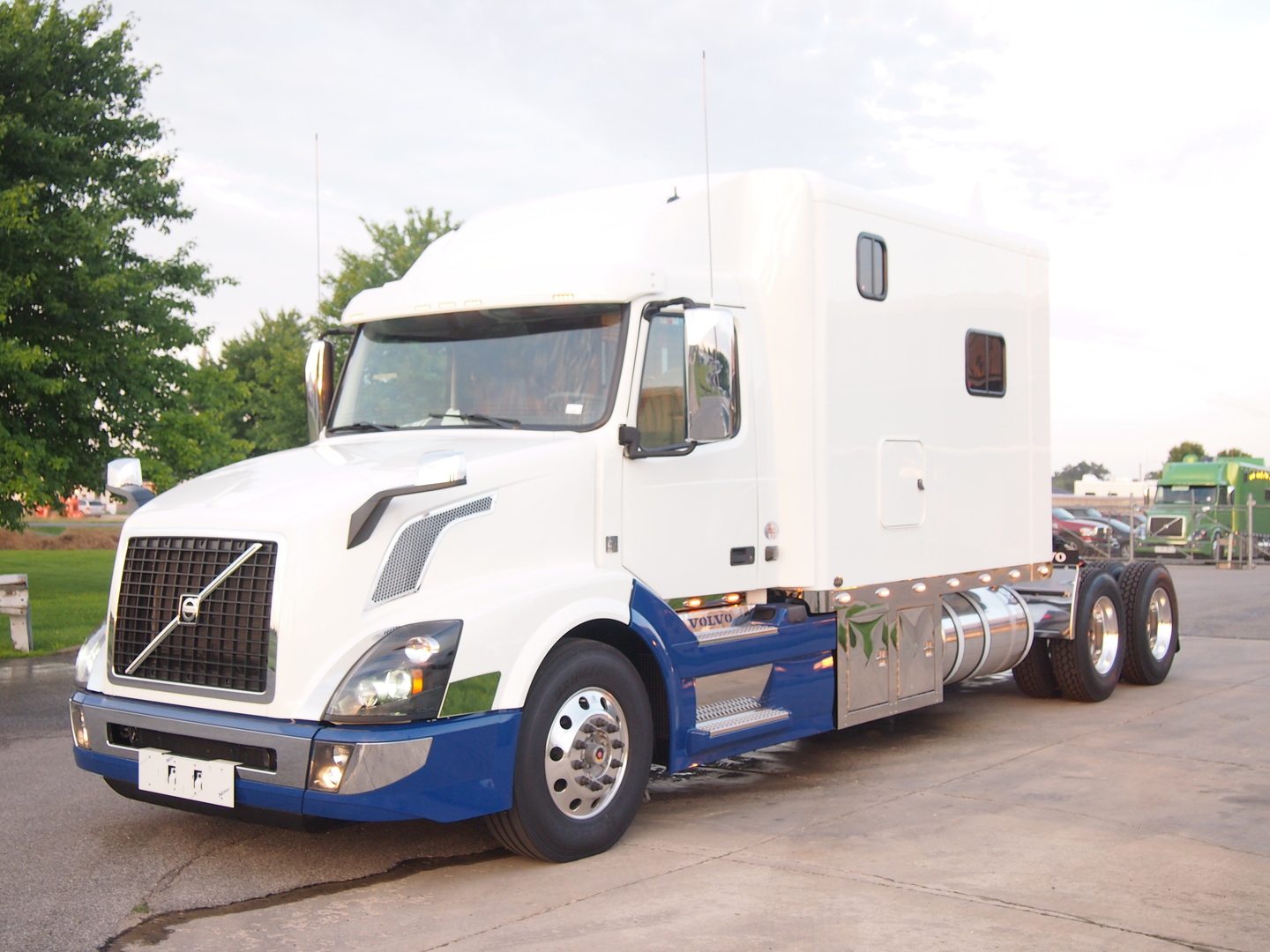 Volvo ARI Legacy Sleepers