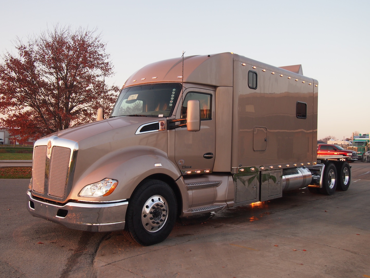 Kenworth T680 ARI Legacy Sleepers