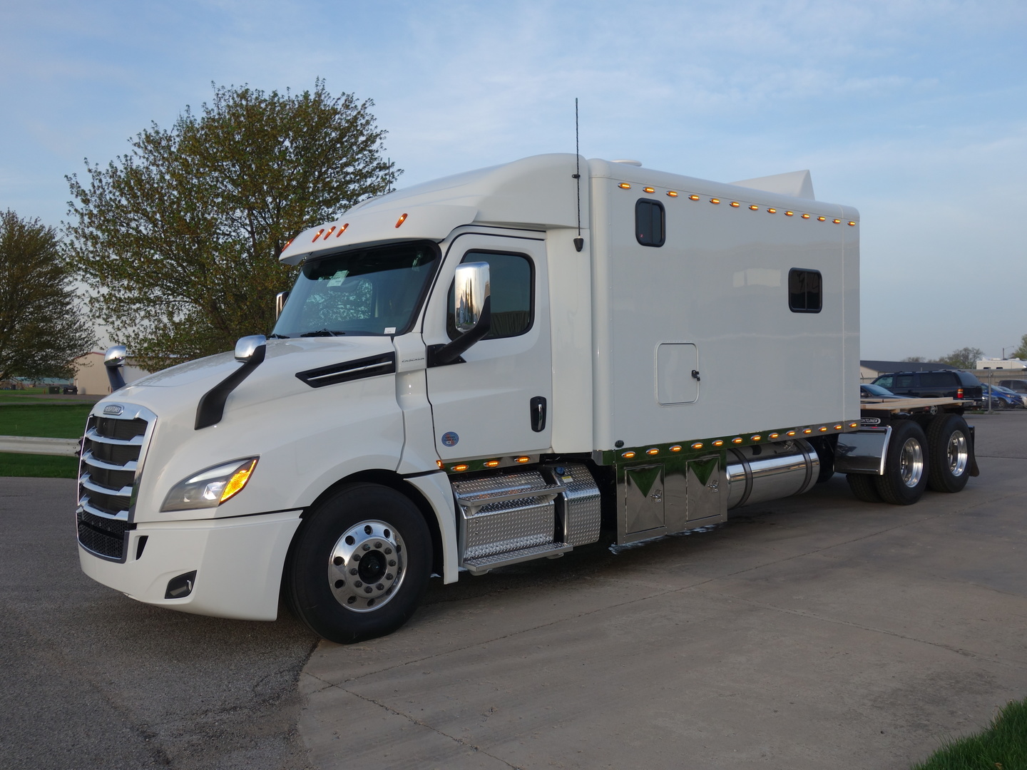 Freightliner Cascadia :: ARI Legacy Sleepers