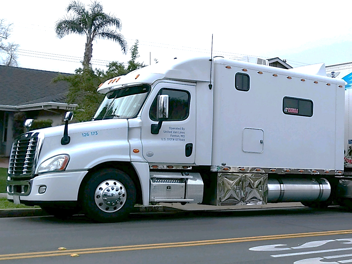 2015 Freightliner Cascadia With Ari 144 Inch Legacy Ii