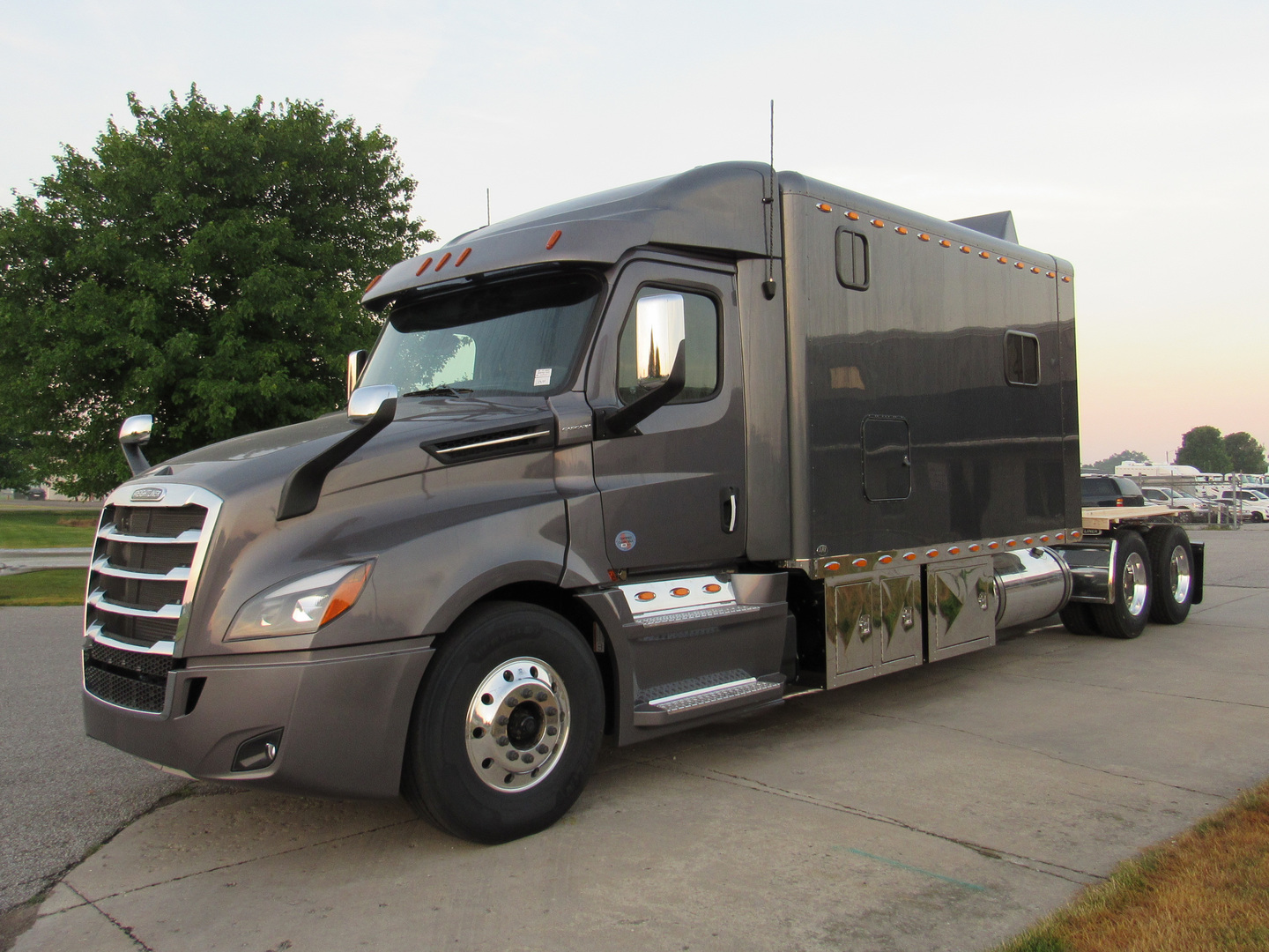 Freightliner Cascadia ARI Legacy Sleepers