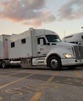 2015 Kenworth T680 with ARI 144 Inch Custom Sleeper :: ARI Legacy Sleepers