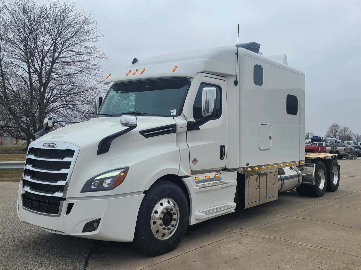 Freightliner Cascadia :: ARI Legacy Sleepers