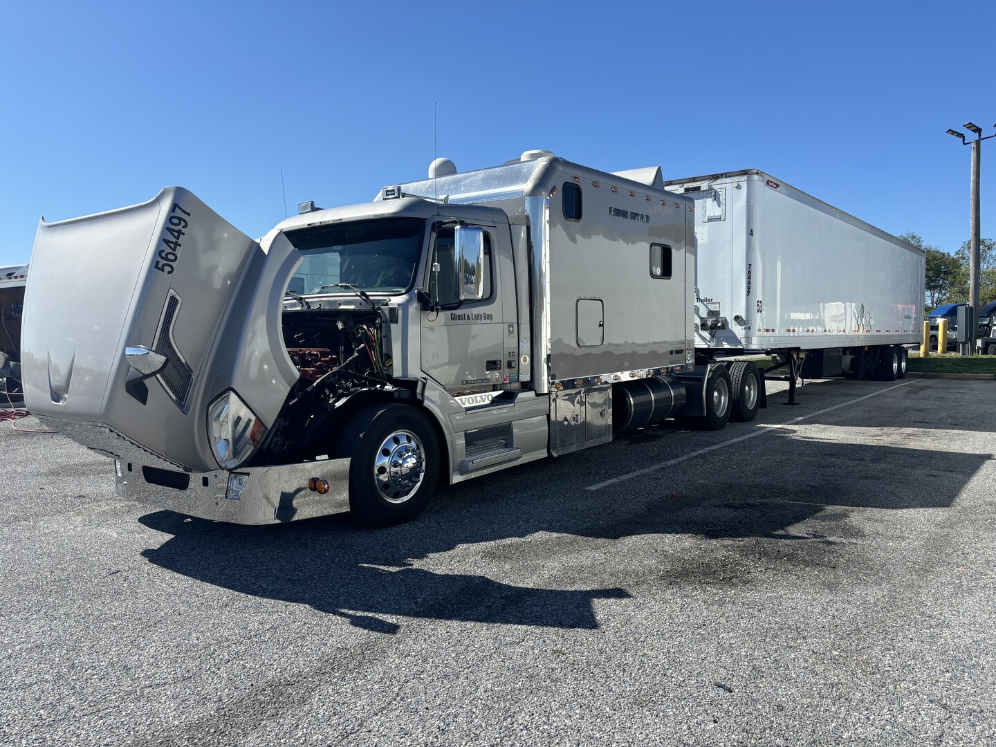 2009 Volvo VNL64T300 with 144 Inch ARI Legacy Custom Sleeper - 0746 ...